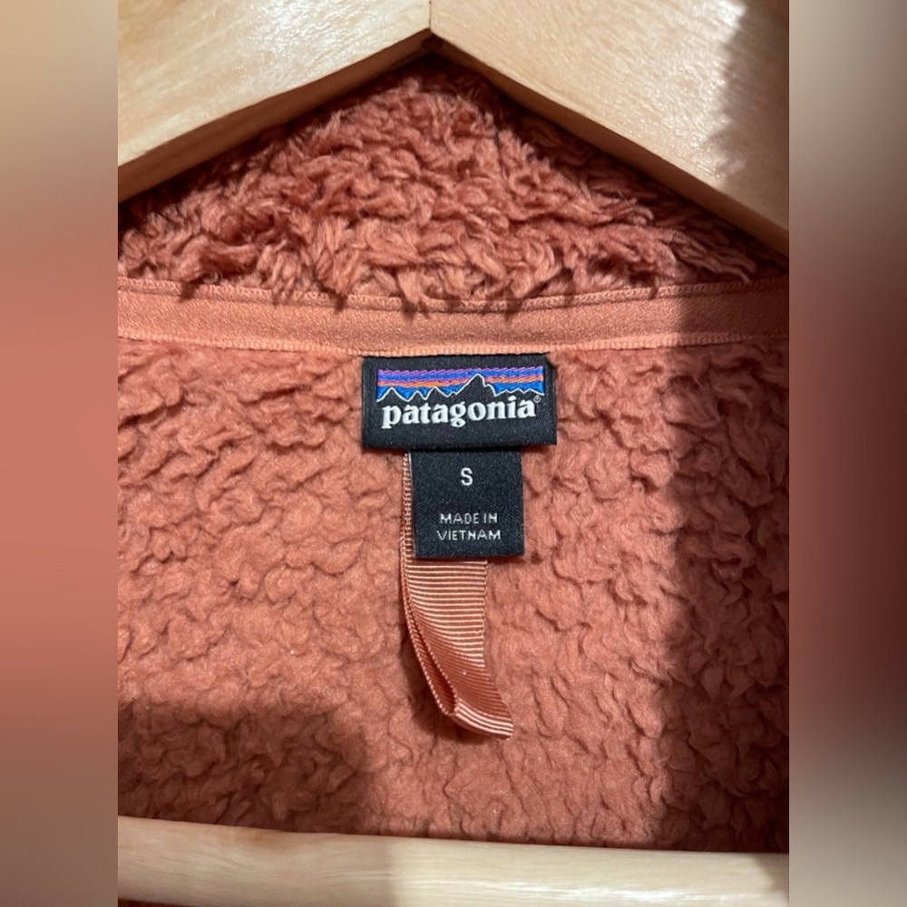 Patagonia Women's Los Gatos 1/4 zip fleece size
Small EUC - Picture 4 of 5